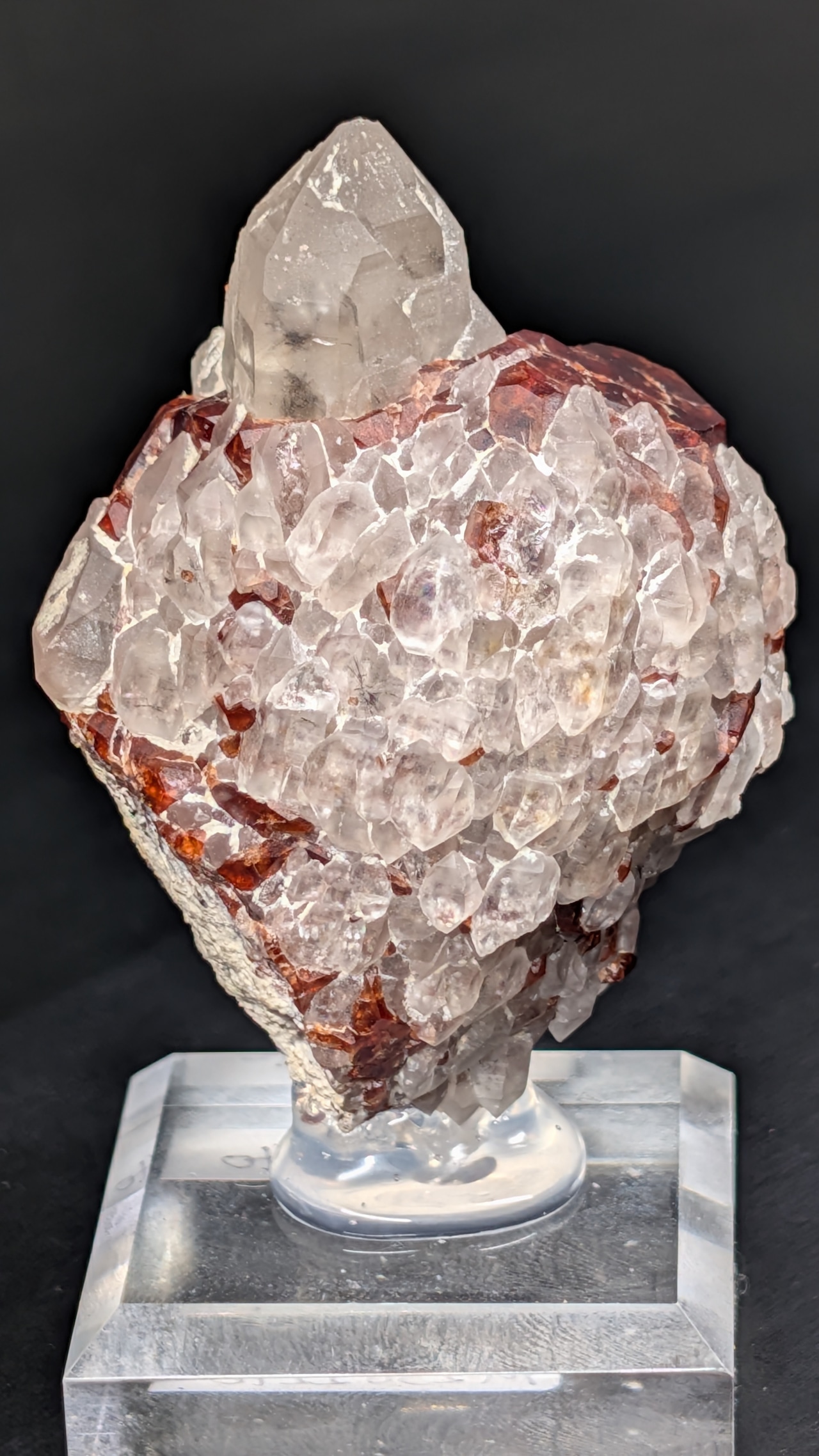 スペサルティンガーネット /クォーツ/ショール  Haramosh, Gilgit-Baltistan, Pakistan  AS95100331