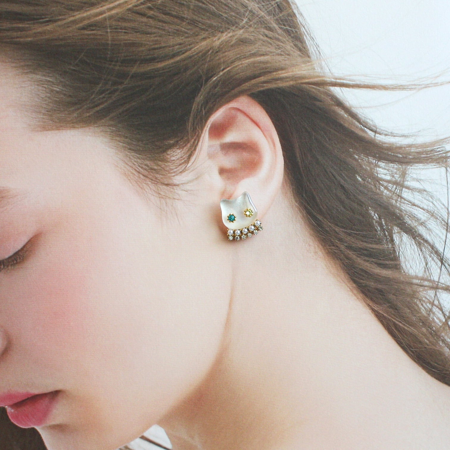 選べる》ネコビジュー イヤリング ピアス （白ネコ）◇ サージカル