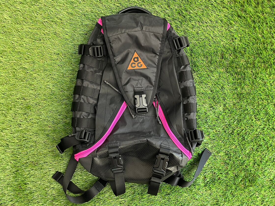 超お買い得！本日限定！定価22000円 NIKE BA6443-011