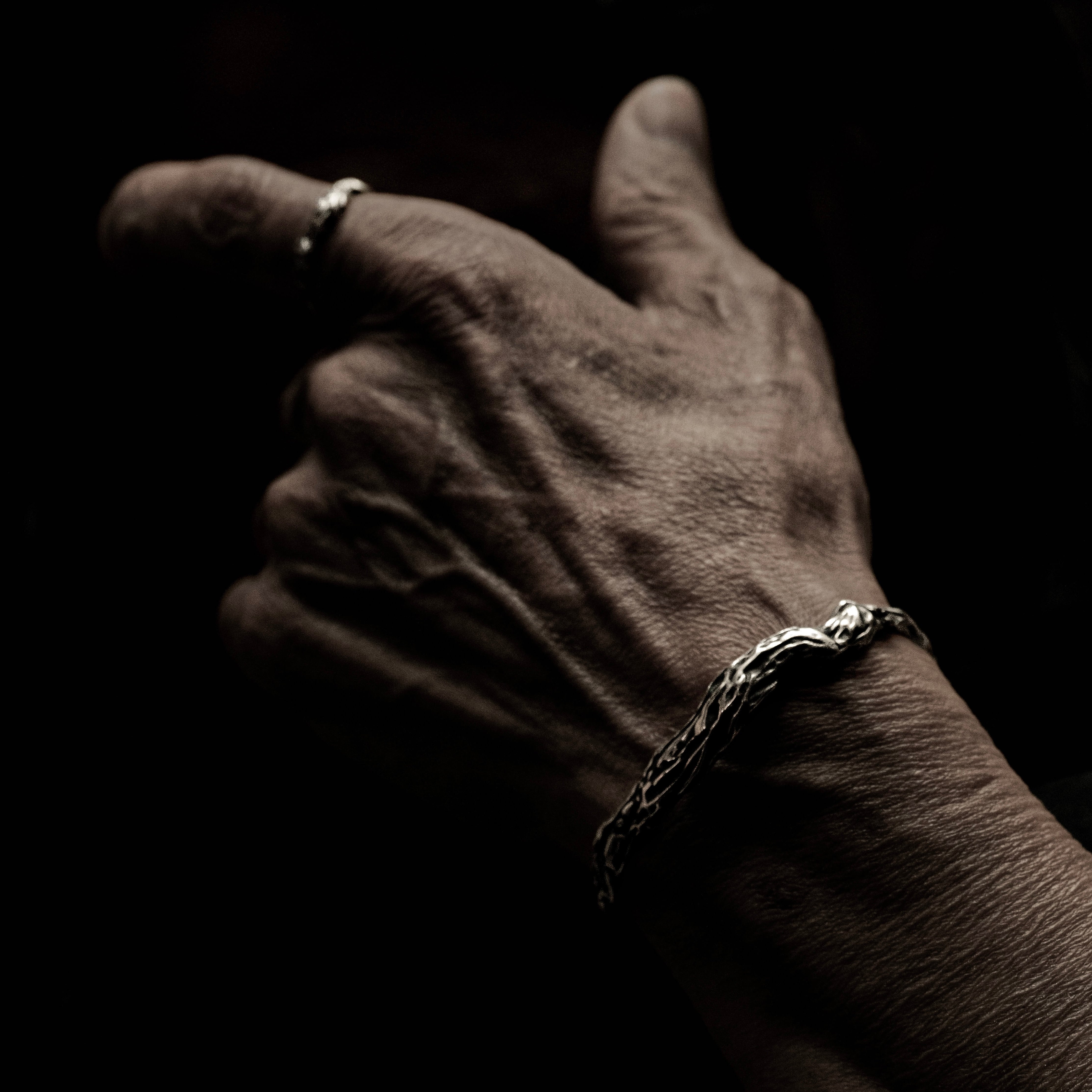 Wrinkle Bangle | VAINON