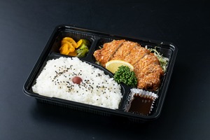 とんかつ弁当