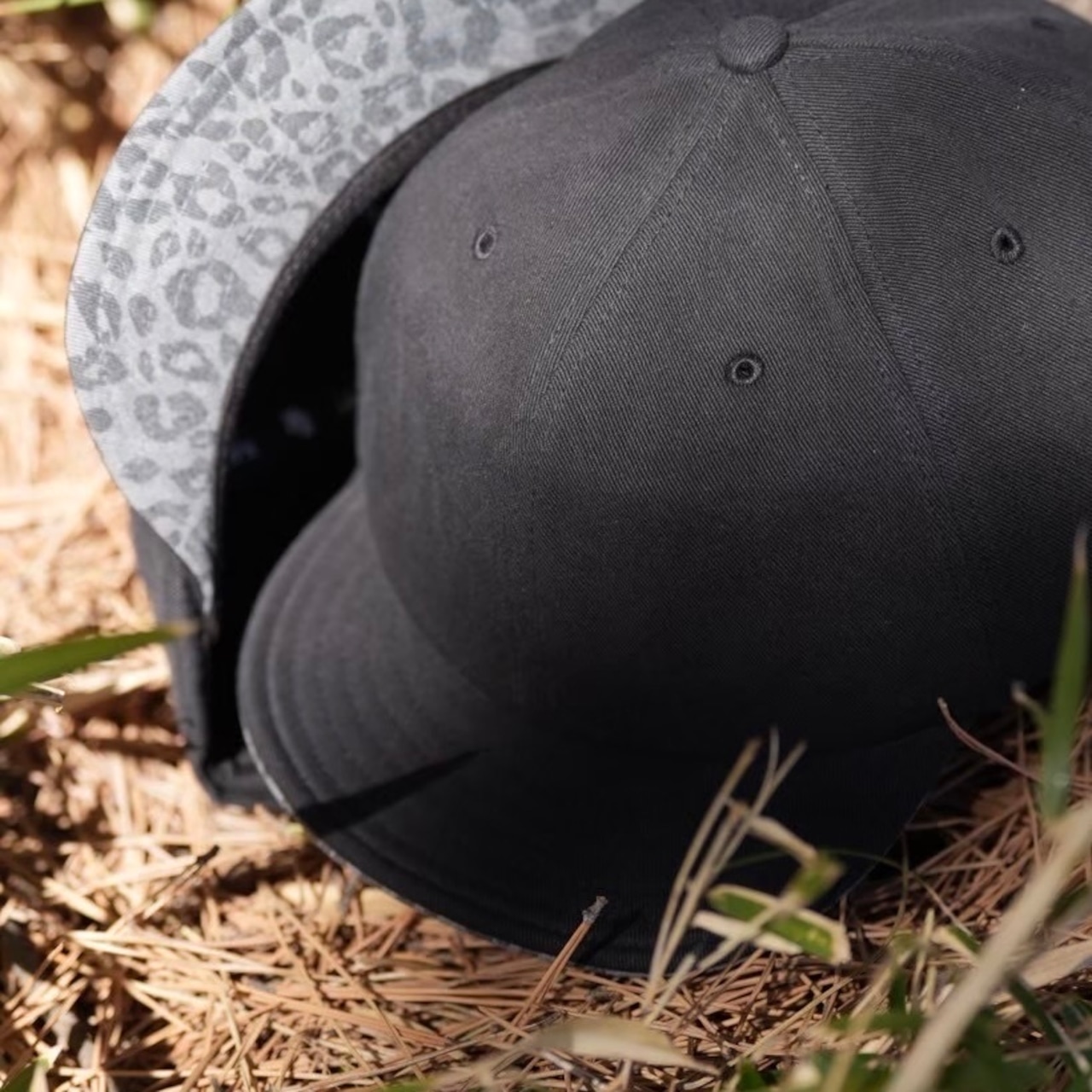 【gifthatオリジナル】GIFTHAT UV LEO 6PANEL CAP 全2種