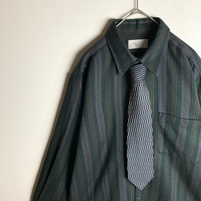 ~"necktie shirt" stripe~