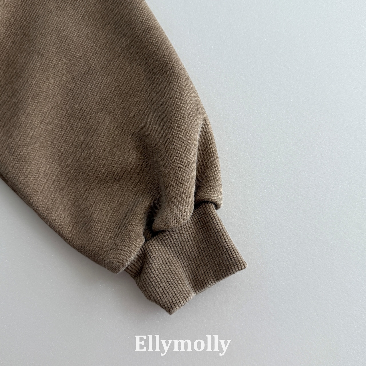 【取寄/韓国直送】Elly molly アーチロゴ ピグメントハーフジップスウェット|秋服|韓国子供服|26/AT