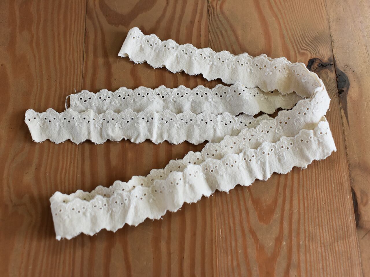 少し厚みのある生地のアンティークレース(E) *フレンチアンティーク