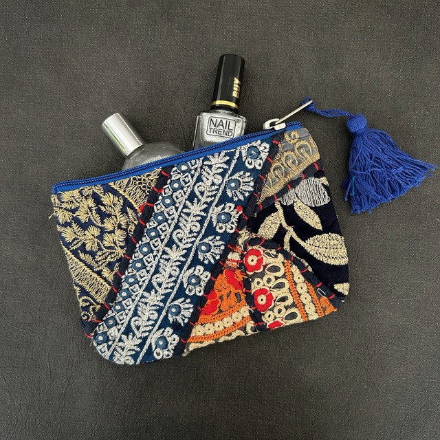 刺繍パッチワークポーチ　カンバディア　ブラックB