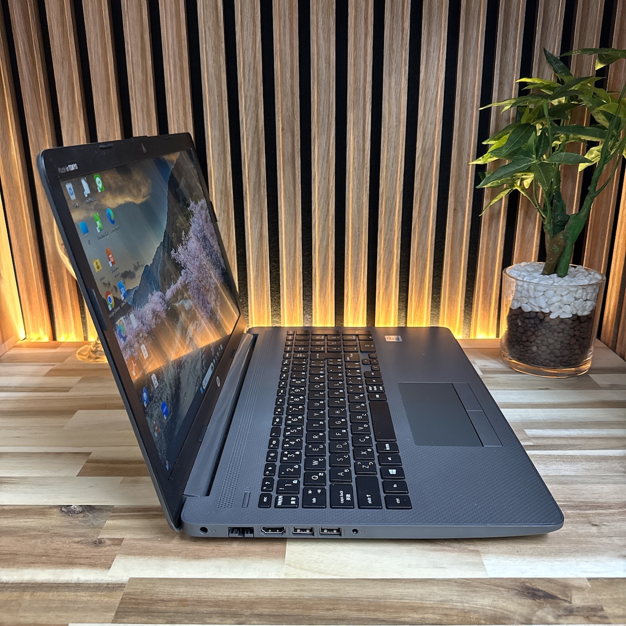 『バッテリー良好』HP 250 G7 FHD i5第10世代 メモリ8GB SSD256GB 大型液晶ノートパソコン