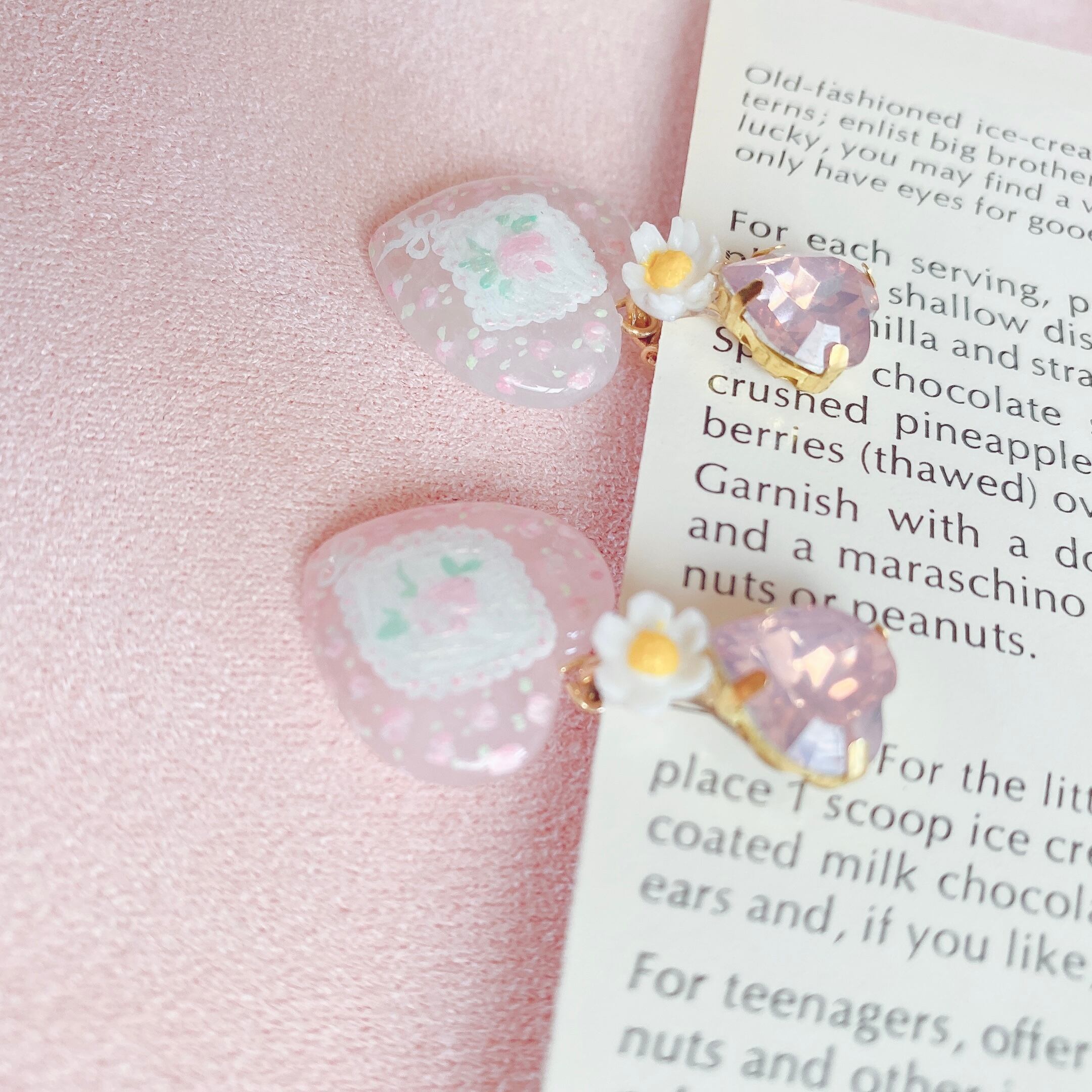 レディハンカチ耳飾りhandkerchief floral hand painted earrings（pinkイヤリング）