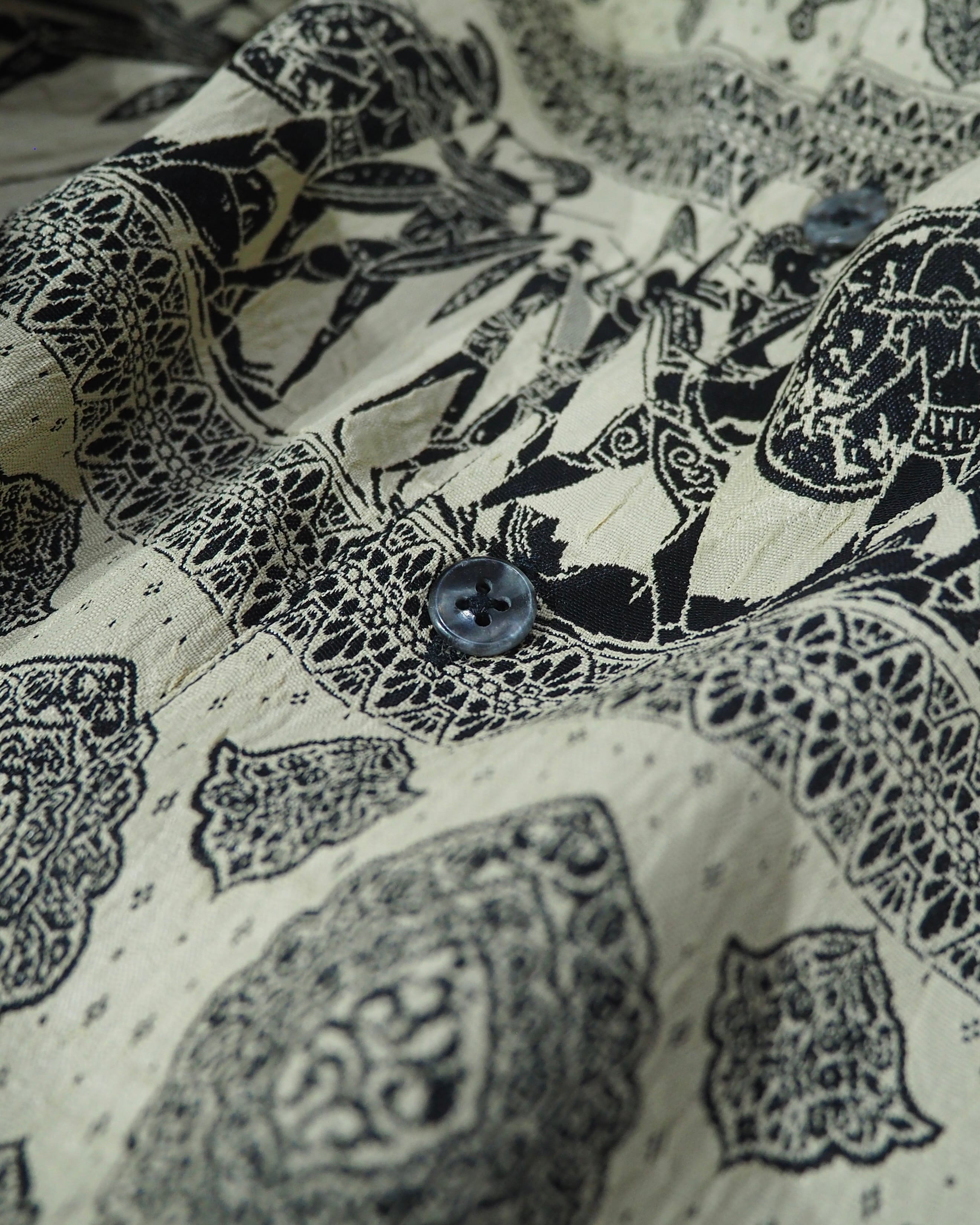 1990s " GOOUCH- Phiz " Soldier × Geometric pattern Embossed vintage Drape loose shirt