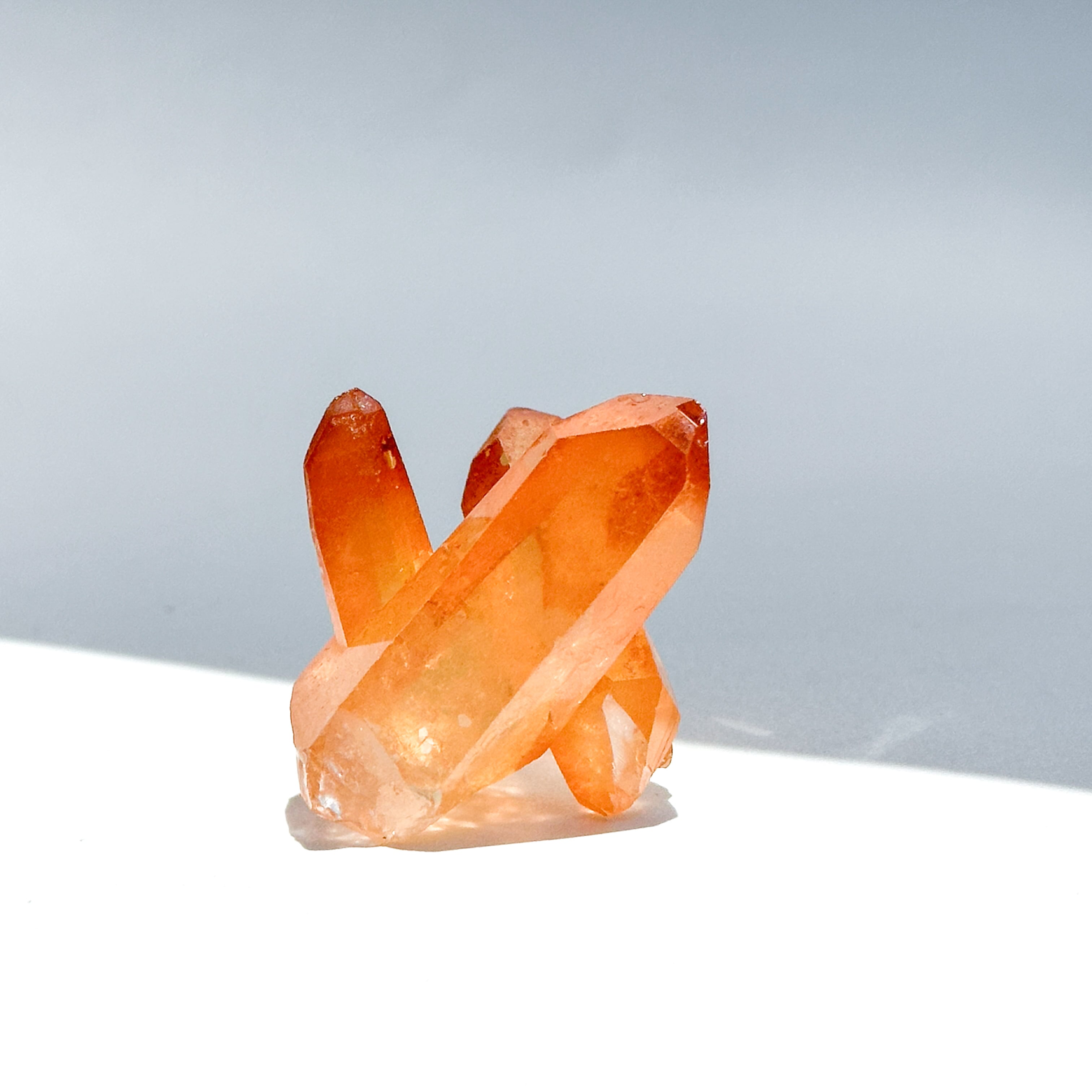 【ブラジル/ミナスジェライス産】タンジェリンクォーツクラスター ミナスジェライス産タンジェリンクォーツ クラスター42◇ Tangerine