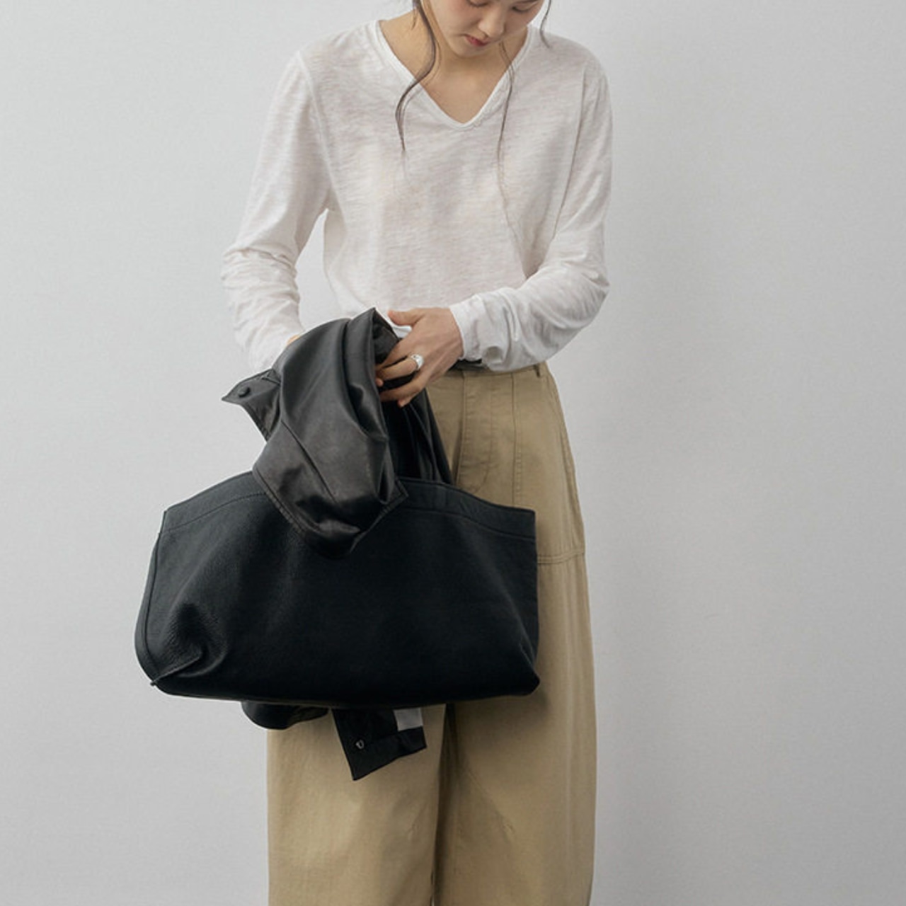 V-neck simple Cut and Sew T4269