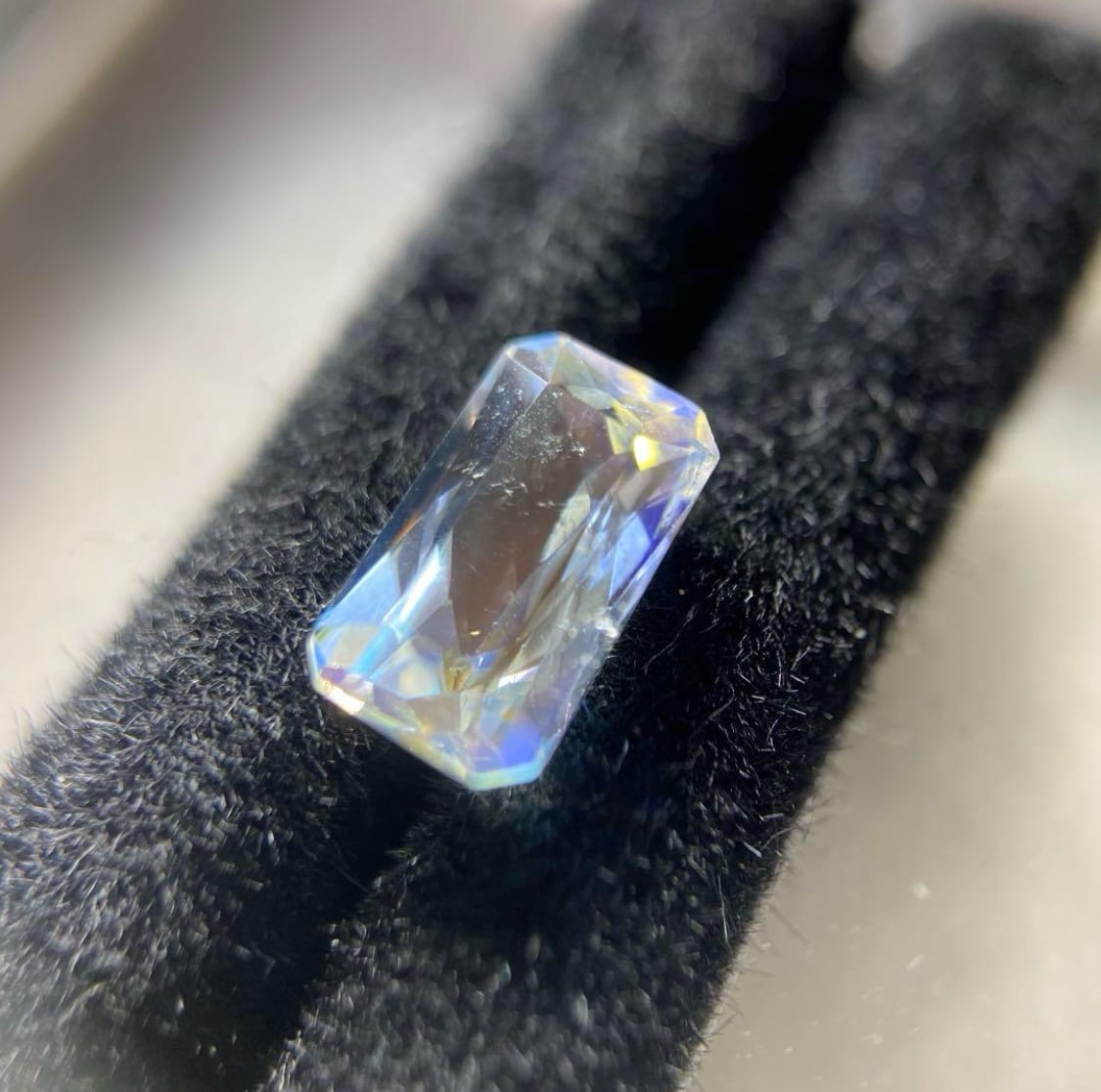 レインボームーンストーン0.82ct 宝石ルース レインボームーンストーン0.82ct 宝石ルース