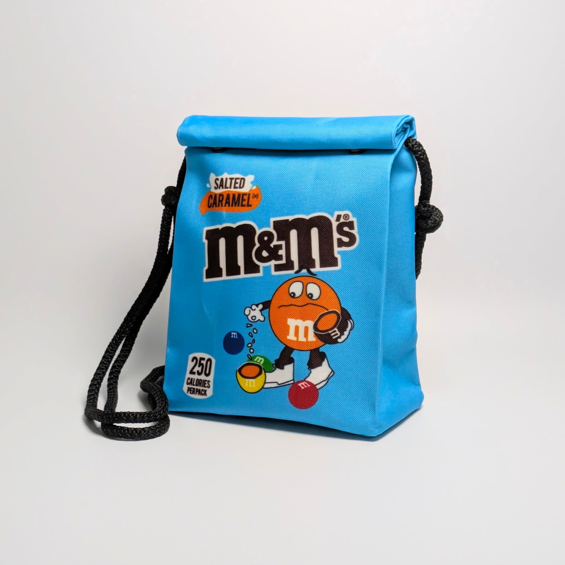 再入荷!【M&M's(エムアンドエムズ)】ロープショルダーバッグ*パッケージ風 / Food Bag 〚アメリカン雑貨 アメトイ〛
