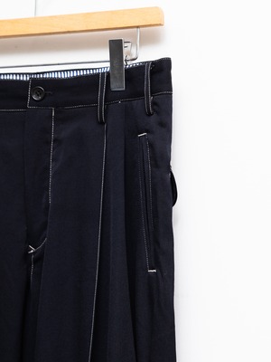 KHOKI Pleat-detail pants Navy 24fw-p-06 | BEST PACKING STORE
