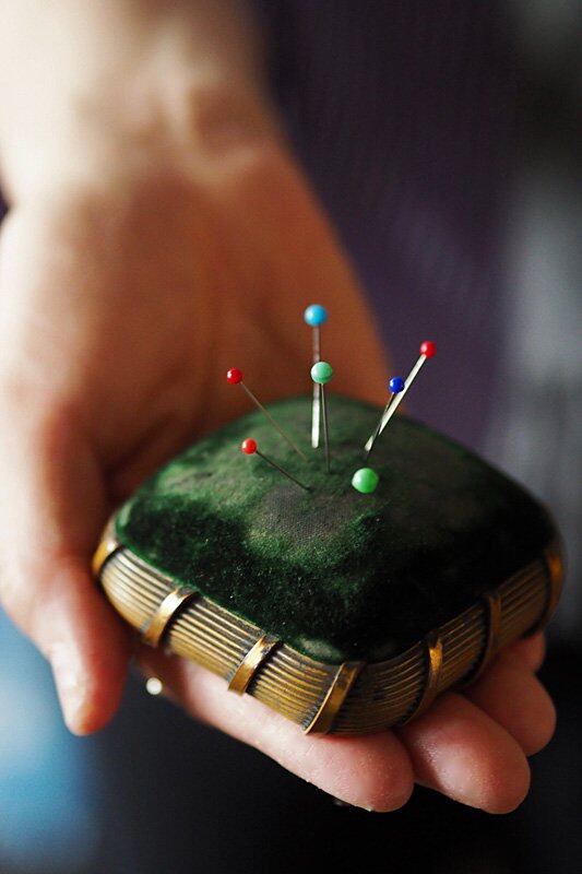 予てよりな変化antique brass pin cushion finestaRt