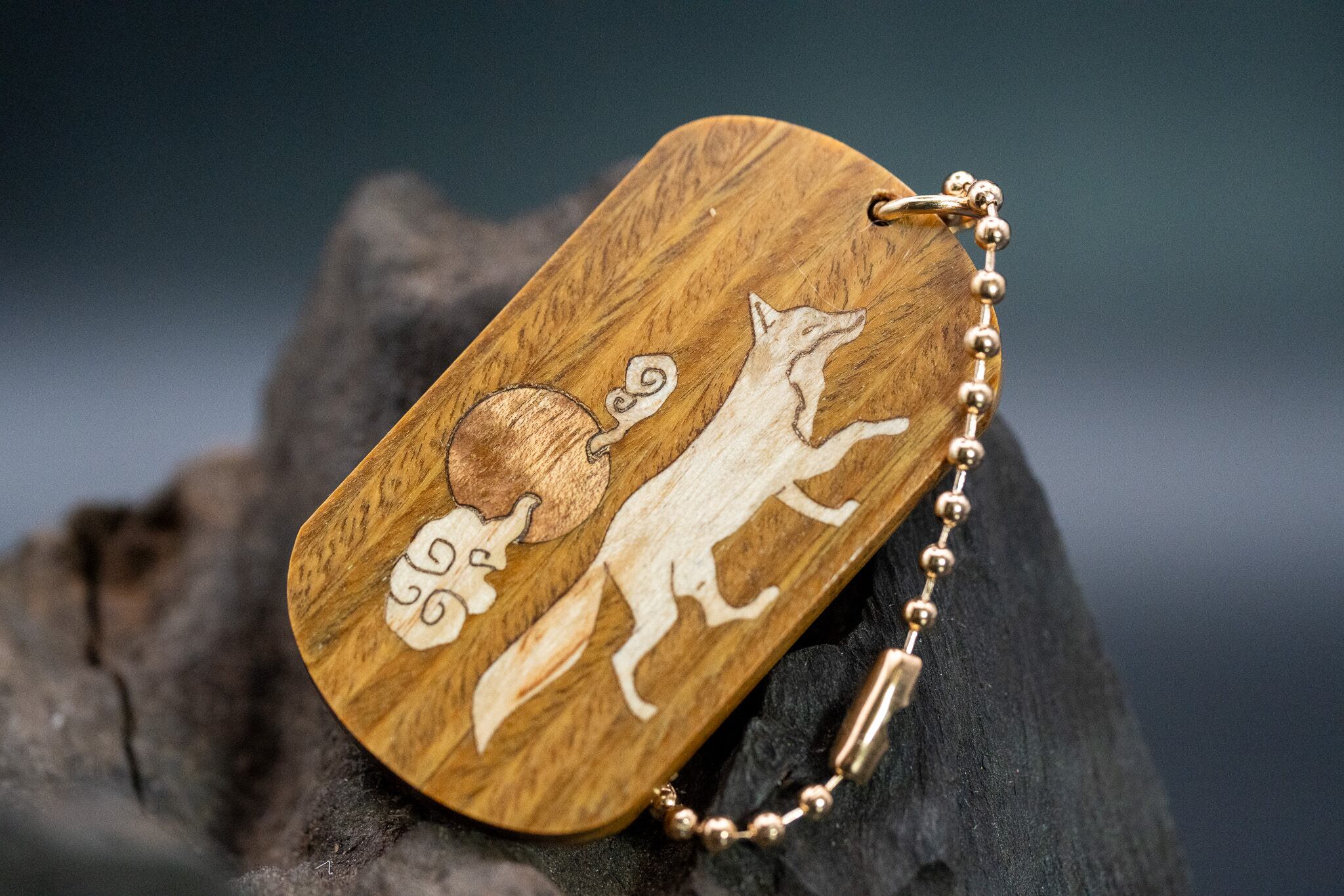 【翡翠の木】 パロサント ドッグタグ 象嵌 十五夜きつね