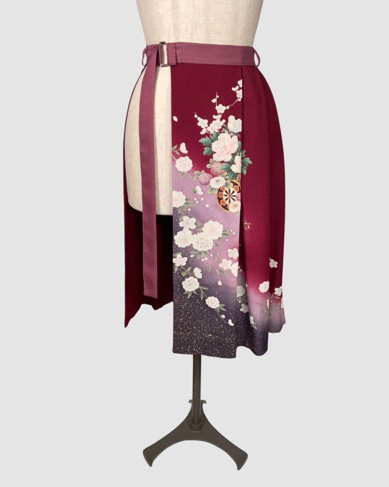 着物重ねスカート(振袖より制作) Kimono Overlay Skirt (Made of Furisode Kimono)