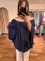 INDAH シャーリングネックギャザーチュニック