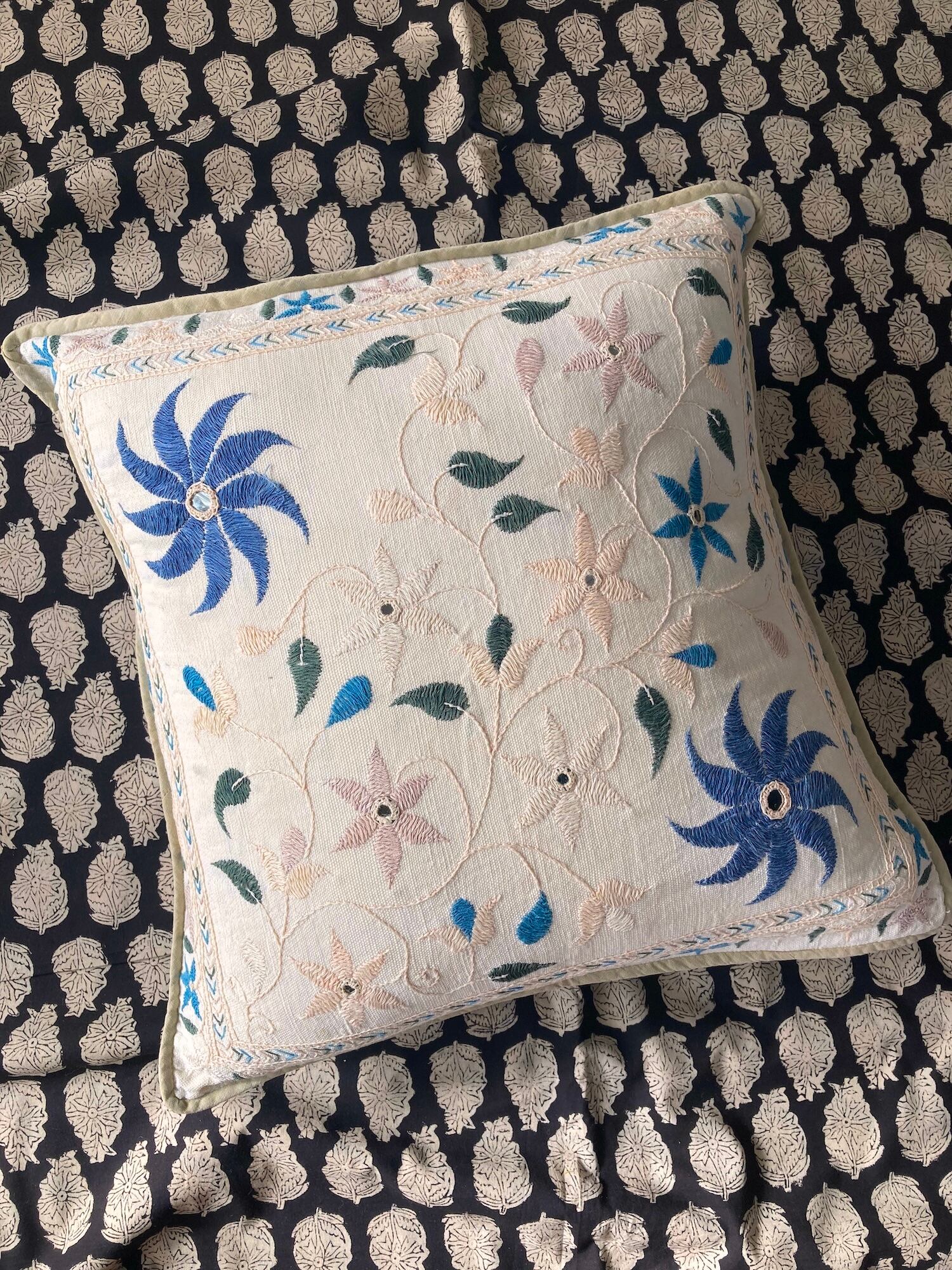 ヴィンテージ インド ミラー刺繍 コットン クッションカバー | MOJORA