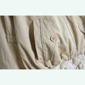 淡カーキ×丸みシルエットのアート系クロップドジャケット 《i0813》