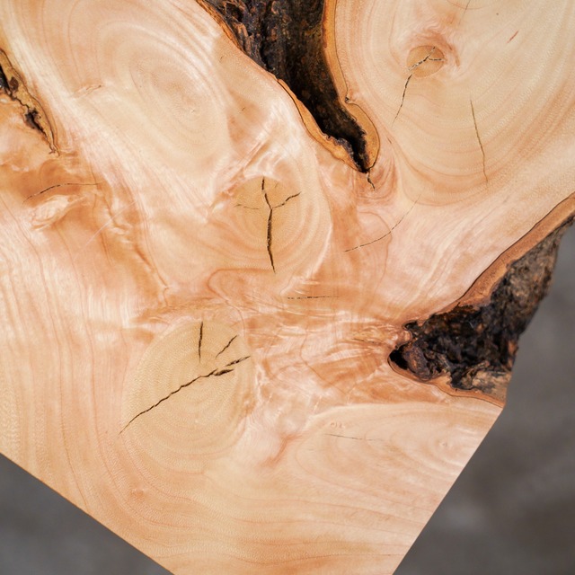 キンモクセイの一枚板  ソファーサイドテーブル