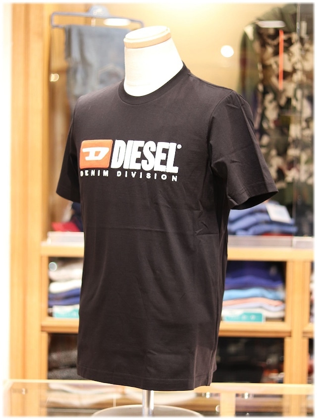 【DIESEL】　　　　　　　　　ﾃﾞｨｰｾﾞﾙ　　　- Italy -　　　 　 ﾋﾞｯｸﾞｼﾙｴｯﾄ ｸﾙｰﾈｯｸ 半袖Tｼｬﾂ