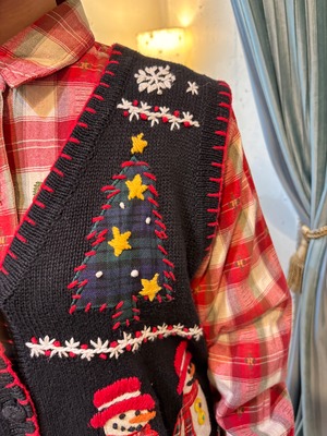 Christmas embroidery black knit vest