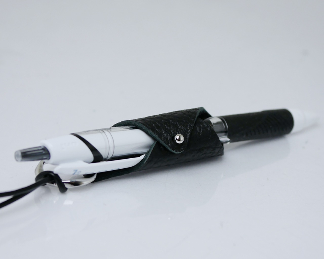 BR512/ Leather necklace(Glasses/Pen holder)