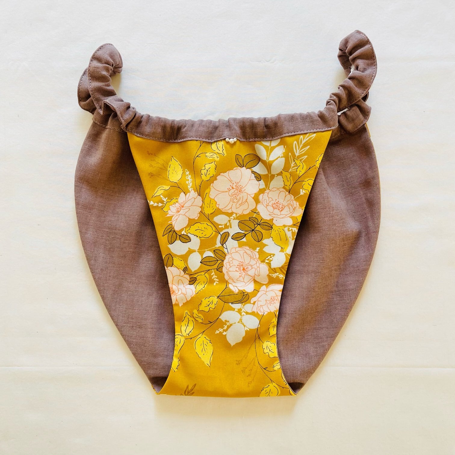 フンティ「銀杏並木」