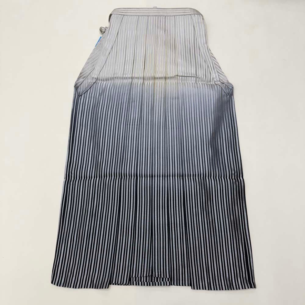 袴 行灯袴 男袴 紐下丈 91cm 男性用袴 2Lサイズ 紋付 成人式袴 縞 ぼかし 中古 4859