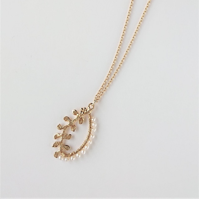 leaf pendant N003