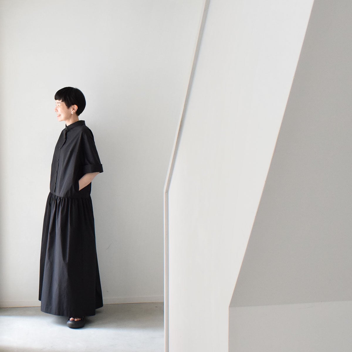 the9shop 半袖ロングワンピース S ブラック ギャザー 日本製 99298b7f6908b5e00dfa3b781b5f0d