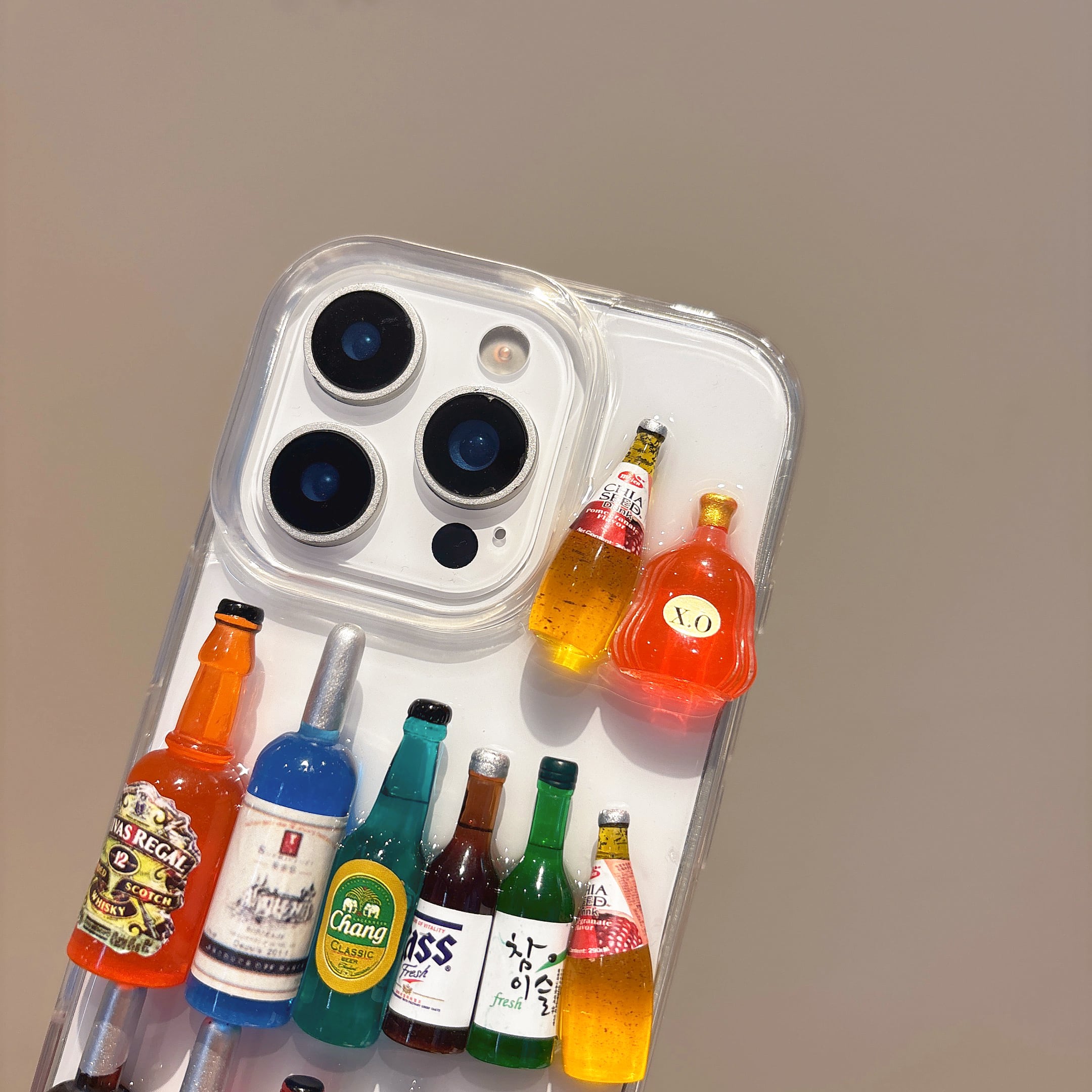 ミニチュア お酒 ボルト iPhone 17 16 15 14 13 12 ケース クリア 耐