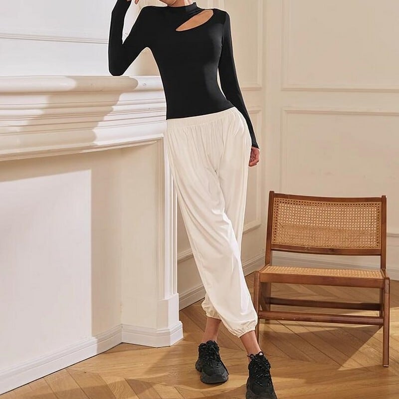 スラッシュホールドトップス ブラック 70606 | ヨガウェア・ヨガマット