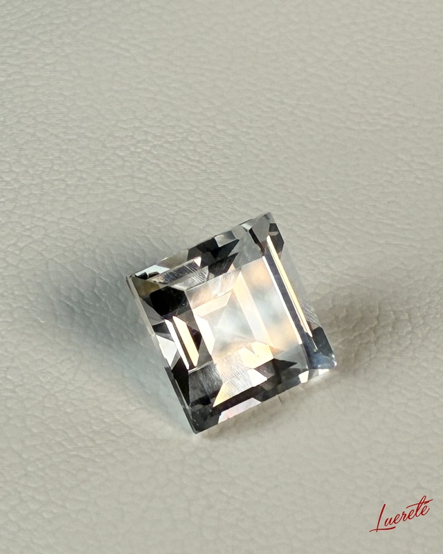 Natural White Topaz 13.35ct Square Cut Loose Gemstone 天然ホワイトトパーズ 13.35ct スクエアカット ルース【LE-0072】