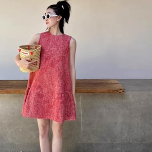 ワンピース ショート ショート丈 ノースリーブ ラウンドネック 襟なし ノーカラー ワイド Aライン オーバーサイズ ファスナー ツイード 大人可愛い シンプル カジュアル レトロ こなれ感 ラフ ラブリー キュート ガーリー ルーズ 個性的 存在感 抜け感 ひかえめ アクティブ 活発 お茶目 ユニーク 幼げ 若見え 夏 10代 20代 レディース 女性用 女の子 学生 お出かけ 休日 ショッピング 着回し 普段使い 韓国系 楽ちん 体型カバー レイヤード S M L XL 大きめ ゆったり レッド
