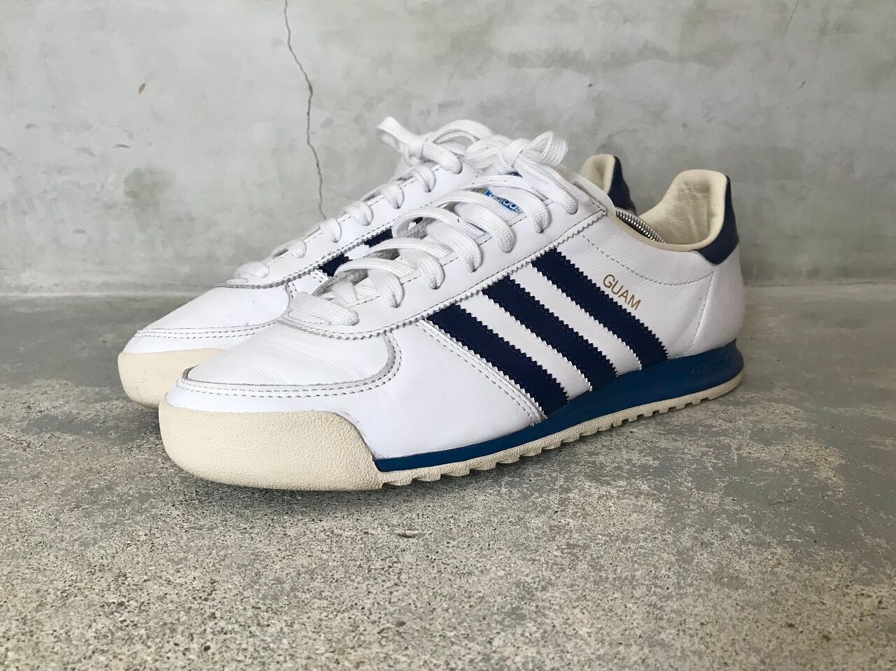 2023 adidas Originals GUAM FOOTWEAR-WHITE/DARK-BLUE/CREAM 2023 adidas Originals GUAM FOOTWEAR-WHITE/DARK-BLUE/CREAM
