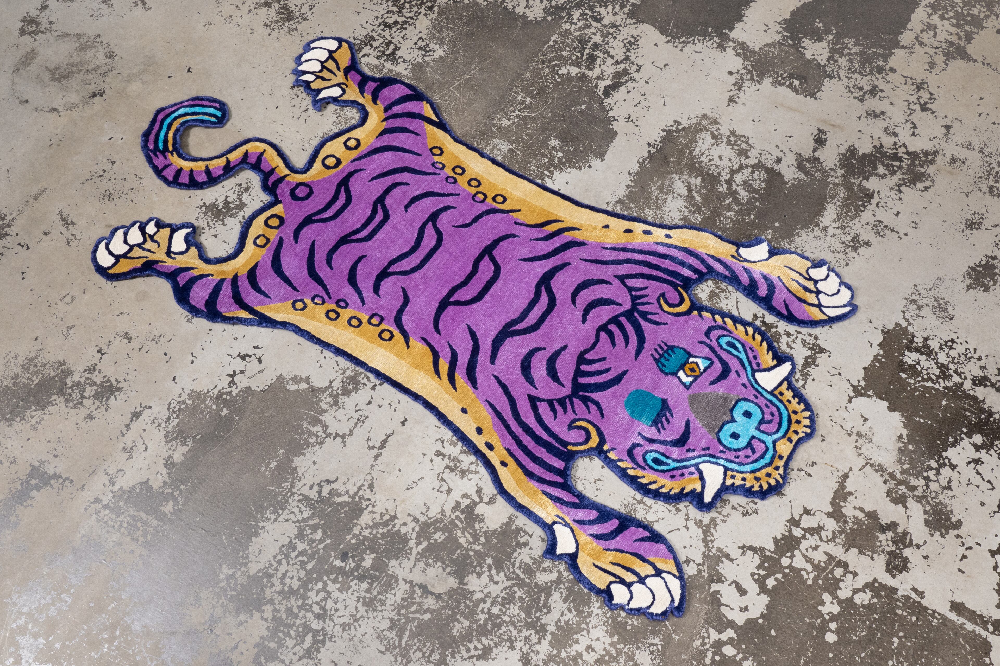 【最終値下げ】チベタンタイガーラグ　Mサイズ　シルク Tibetan Tiger Rug 《Mサイズ•シルク•オリジナル•パープルバージョン
