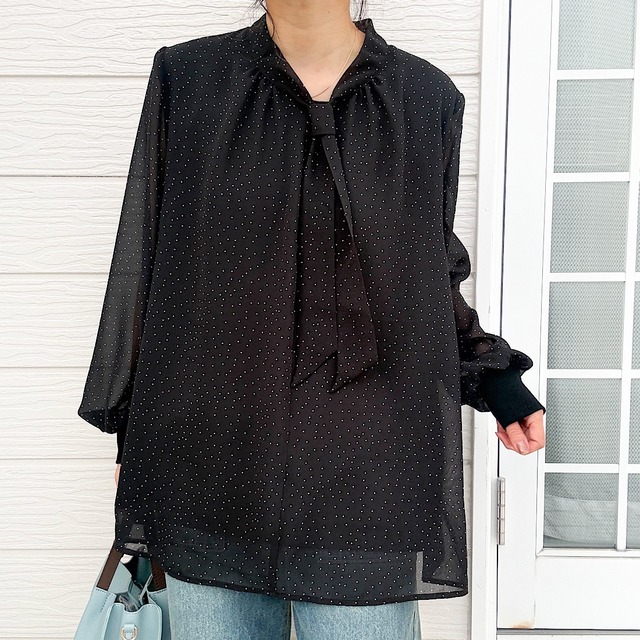 結びボウタイリブブラウス