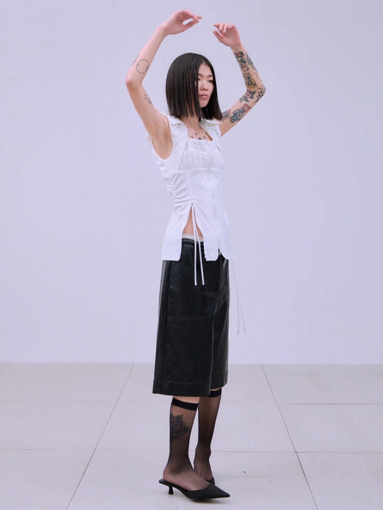 【26SS】THINGS THAT MATTER シングスザットマター / ノースリーブ トップス / FRONT ZIP BODY-LINE SLEEVELESS TOPS - 9
