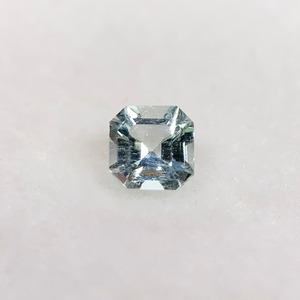 トルマリンの角砂糖  約3.8mm*3.8mm H2.6mm r-0417
