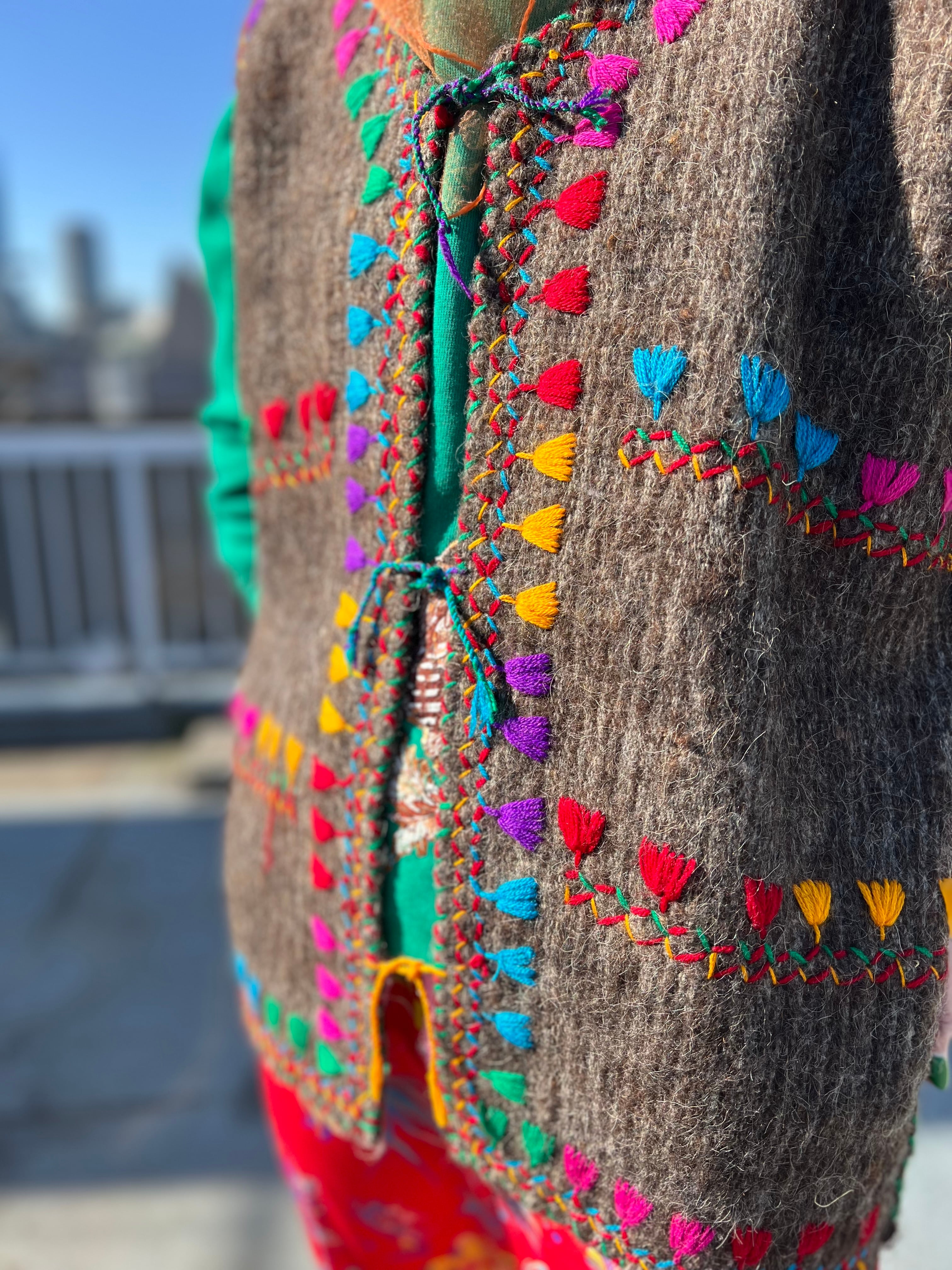Vintage Guatemala wool embroidery vest (ヴィンテージ グアテマラ