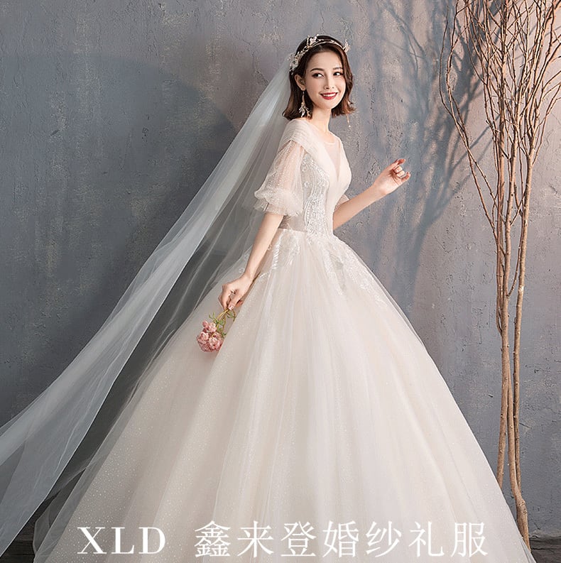 ダチョウの毛付きドレス　ウエディングドレス　結婚式　披露宴　パーティ ダチョウの毛付きドレスウエディングドレス結婚式披露宴パーティ