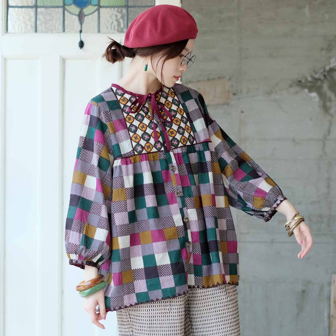 【2025再販】可愛い♡が大集合!かぎ針編みマルチチェック柄ブラウス (24w-05)パターンA