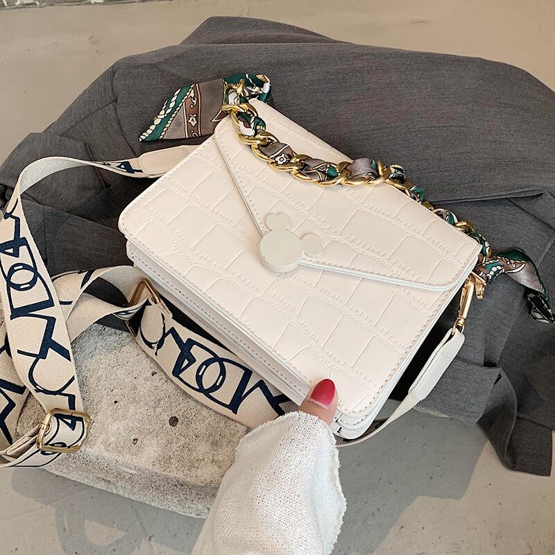 ハンドバッグレディースバッグ2020人気のトレンディなオールマッチショルダーバッグネットレッドメッセンジャースモールスクエアバッグ 手作りハンドバック21853420216