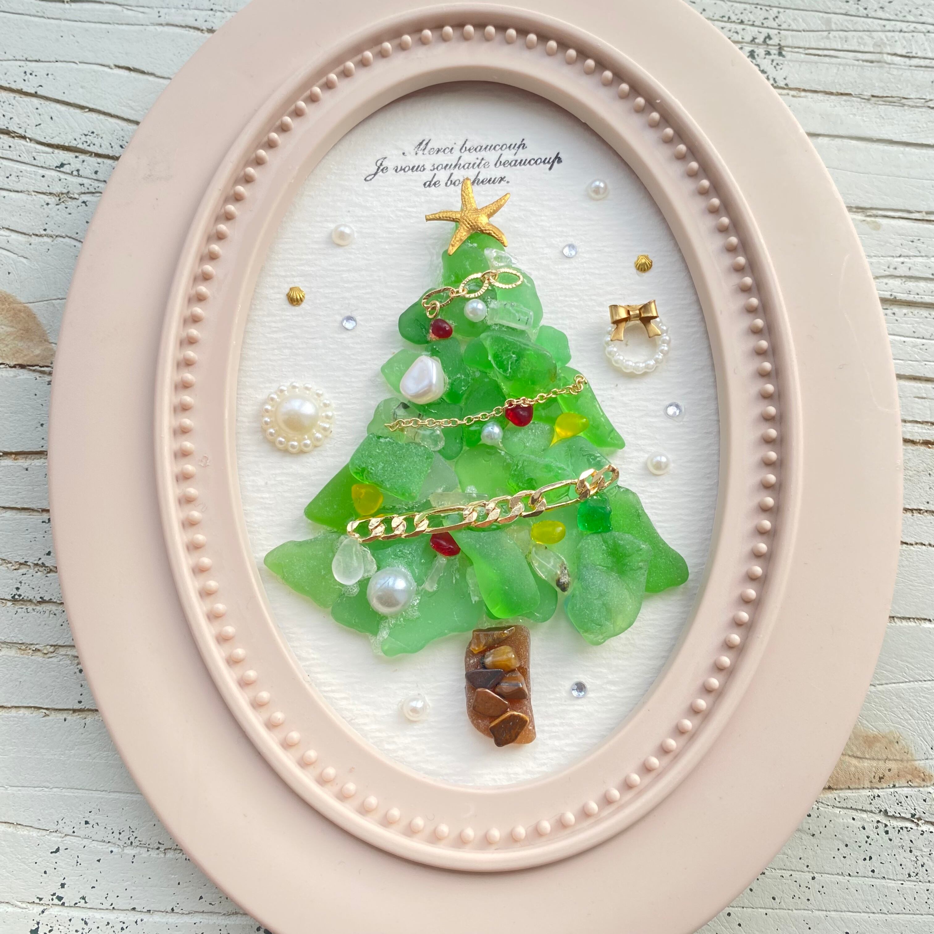 "一緒にツリーを飾ろう。"