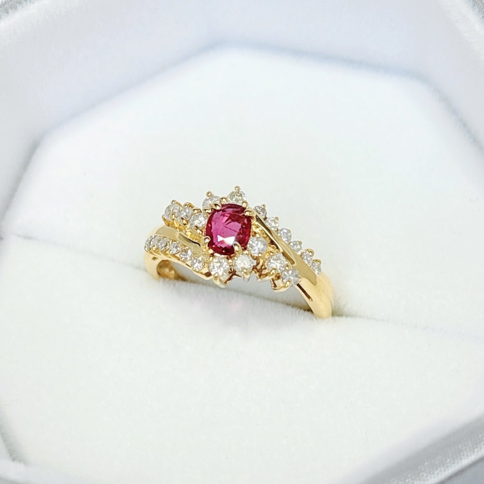 天然ルビー0.46ct 天然ダイヤモンド K18YG リング 鑑別書付 | VENUS