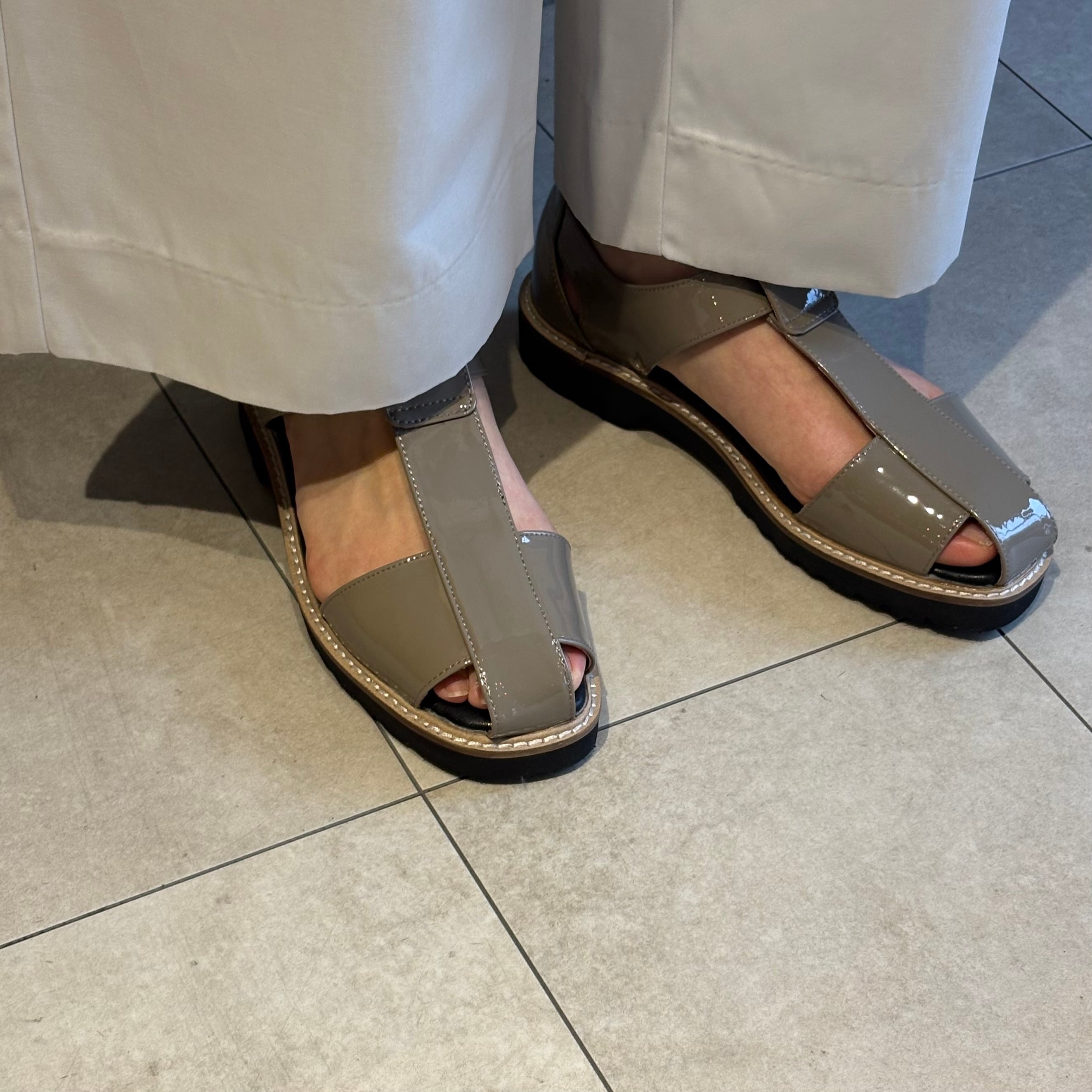 【 atelier brugge 】gurkha sandals