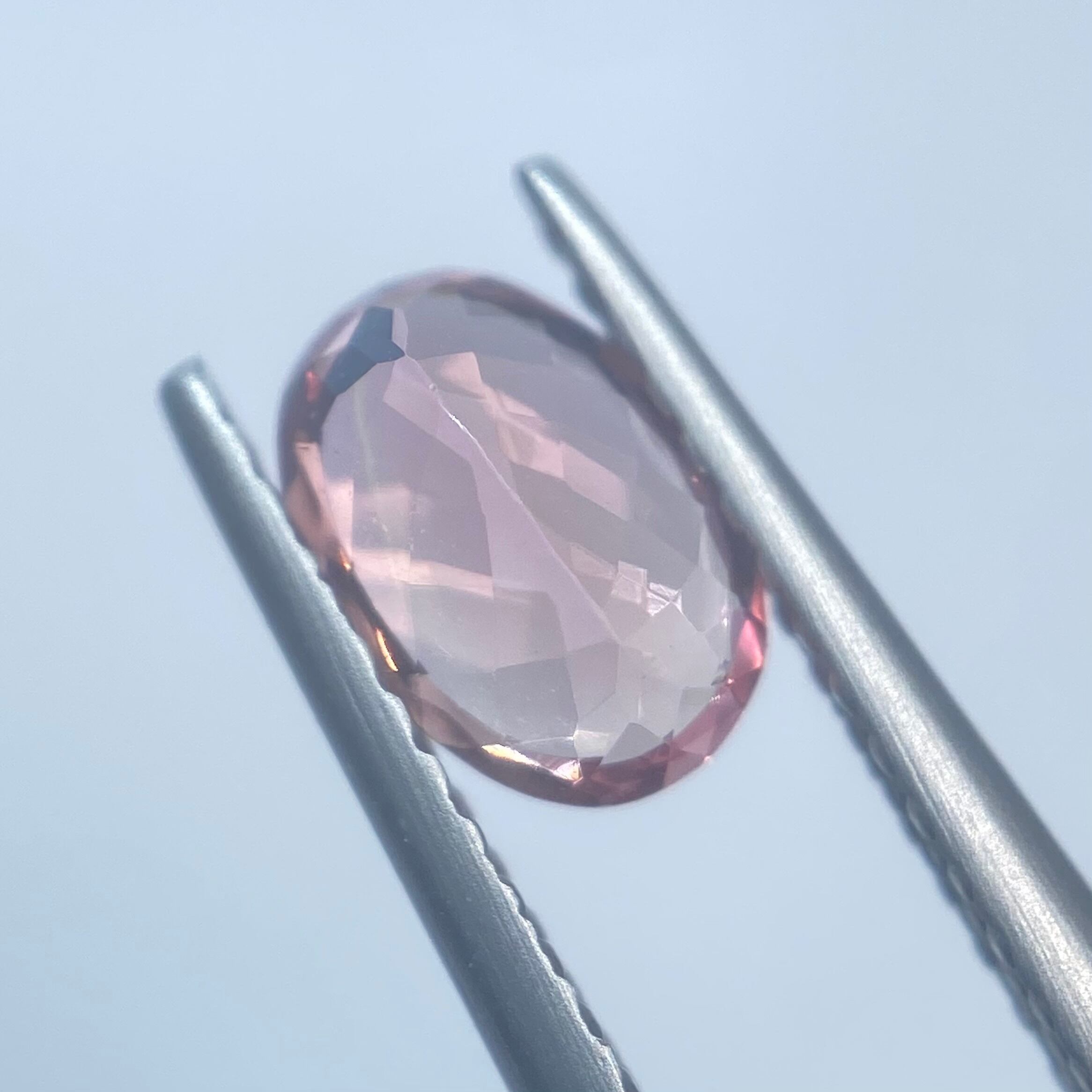 珍しいシェリーピンクのインペリアルトパーズ