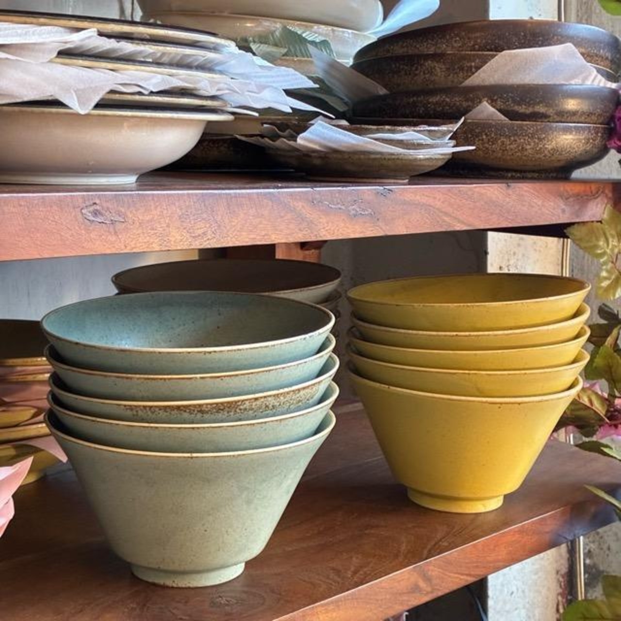 Mino ware PLAIN Warped bowl 16cm 3color　美濃焼　プレーン　反り丼　全3色　ホワイト　ミント　レモン　電子レンジ可　食洗機可　麺鉢　サラダボウル